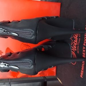 Pleaser strappy leather heels size 8, 6-inch heels